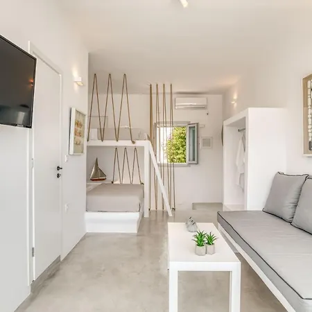 Sandy With View In נאוסה