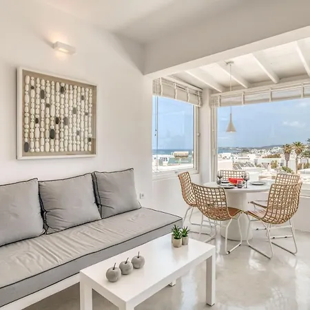 Sandy With View In Apartment