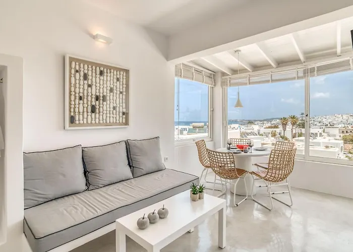 Sandy With View In Apartment